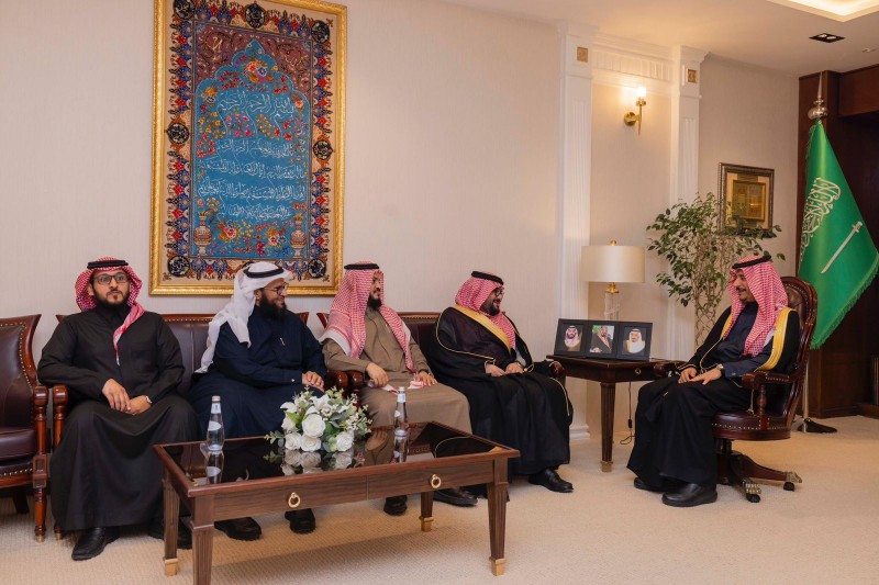 محافظ حفر الباطن يؤكد دعم العمل الأهلي