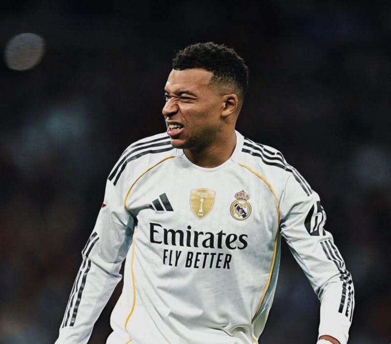 الركبة تبعد مبابي عن ريال مدريد