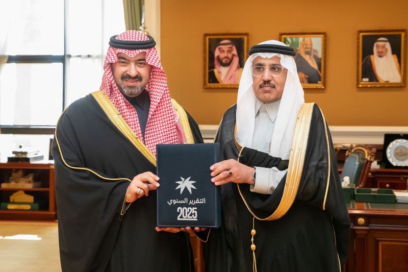 نائب أمير تبوك يطلع على التقرير السنوي لفرع وزارة الموارد البشرية والتنمية الاجتماعية بالمنطقة