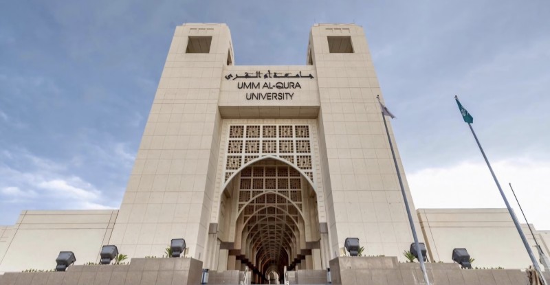 جامعة أم القرى تبتكر حاجزًا خرسانياً يحوّل حركة المرور إلى طاقة كهربائية