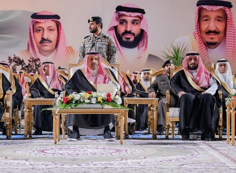 أمير الباحة يفتتح مهرجان شتاء الباحة في قرية ذي عين التراثية أمير الباحة يفتتح مهرجان شتاء الباحة في قرية ذي عين التراثية