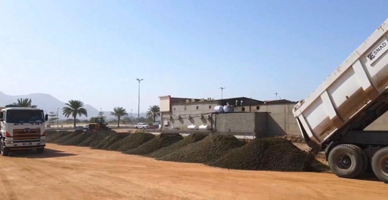 أمانة نجران تستكمل أعمال تحسين الشوارع لتعزيز السلامة المرورية