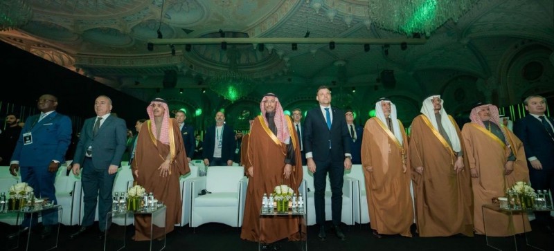 وزير الصناعة يفتتح النسخة الخامسة من مؤتمر التعدين الدولي