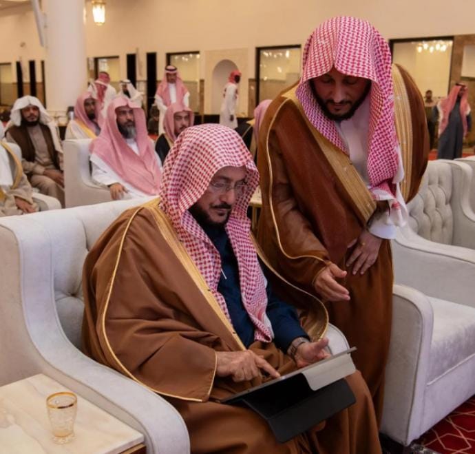 وزير الشؤون الإسلامية يدشّن مشاريع صيانة 800 مسجد بالمدينة المنورة