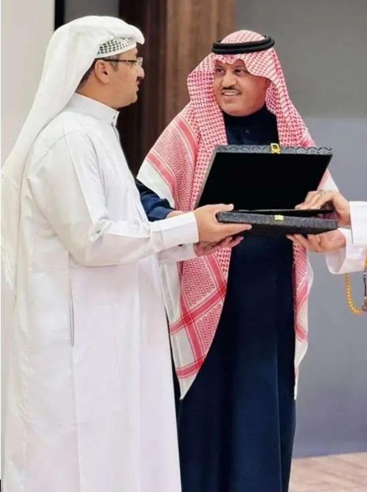 محافظ أملج يدشن كتاب يوثق مسيرة التعليم في المحافظة