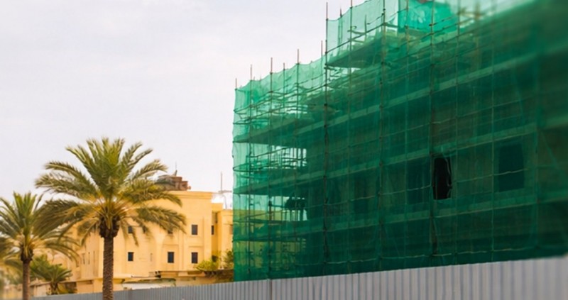 مخلفات البناء مسؤولية نظامية والالتزام يحمي الطريق ويجمل المدينة