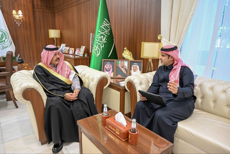 أمير منطقة حائل يطّلع على تقرير سير العمل في نادي الطائي