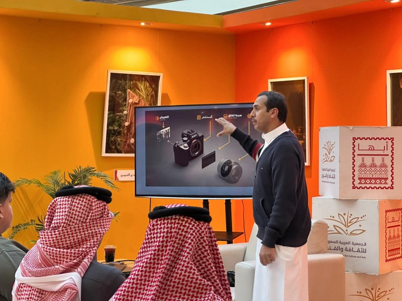 ورش تصوير تثري مهارات المهتمين ضمن ليالي الفوتوغرافيين الشتوية بأبها