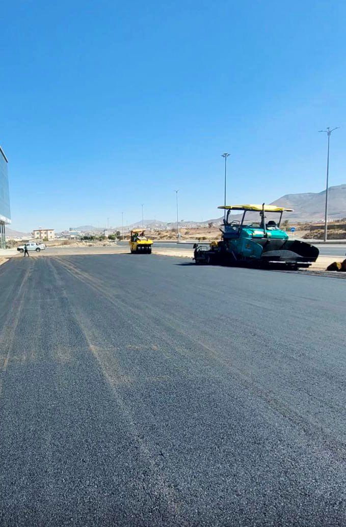 بلدية سراة عبيدة تواصل تطوير مخطط المنح بسفلتة وفتح الشوارع