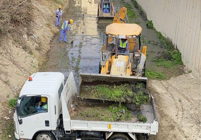 أمانة الباحة تكثّف أعمال تأهيل مجاري الأودية لتعزيز السلامة العامة