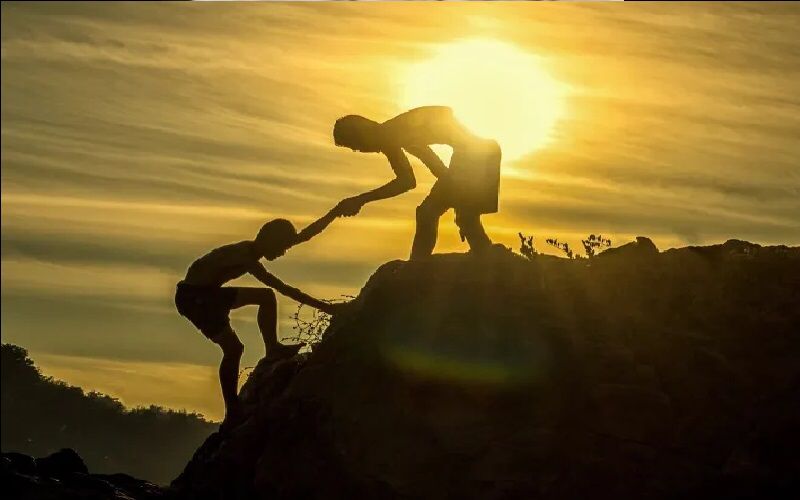 الصداقة المزيفة: بين الود الظاهر وانتهاء المصلحة