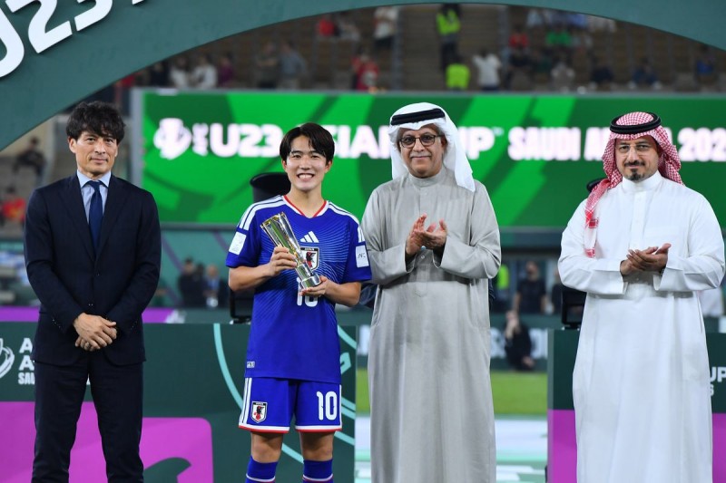 رئيس الإتحاد الآسيوي يشيد بهوية كأس آسيا 2027 بالسعودية