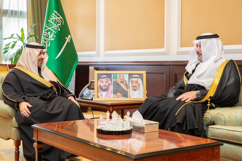 نائب أمير تبوك يستقبل ممثل فرع المركز الوطني لتنمية الغطاء النباتي ومكافحة التصحر بالمنطقة نائب أمير تبوك يستقبل ممثل فرع المركز الوطني لتنمية الغطاء النباتي ومكافحة التصحر بالمنطقة