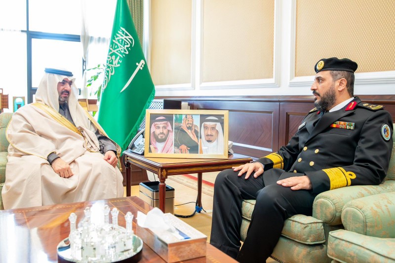 نائب أمير تبوك يستقبل قائد حرس الحدود بالمنطقة