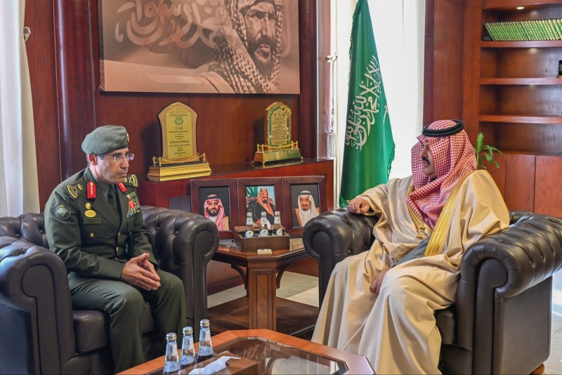 أمير منطقة حائل يستقبل مدير عام الجوازات المكلف