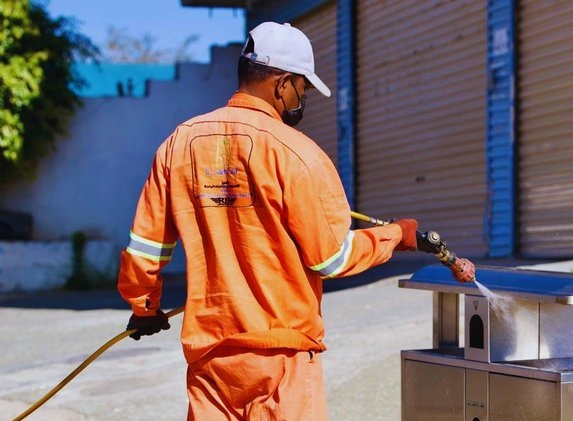 أمانة الباحة تعزز جهود التعقيم للحفاظ على بيئة آمنة وصحية