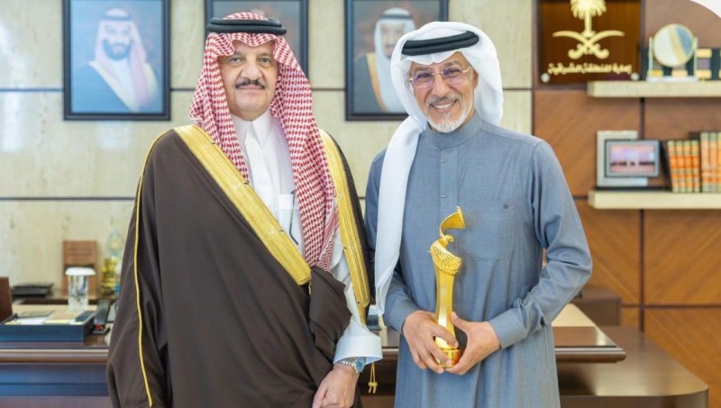 سمو أمير الشرقية يستقبل الفنان النمر بمناسبة فوزه بجائزة جوي أوردن