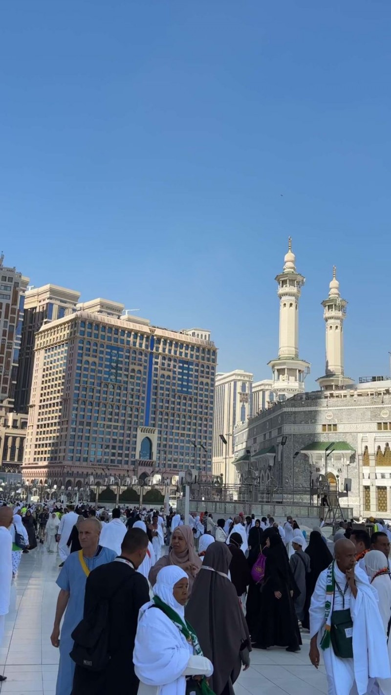 الحرم المكي الشريف يؤم المصلين صلاة الاستسقاء