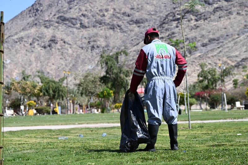 نجران تعزز ثقافة العناية بالمنتزهات العامة