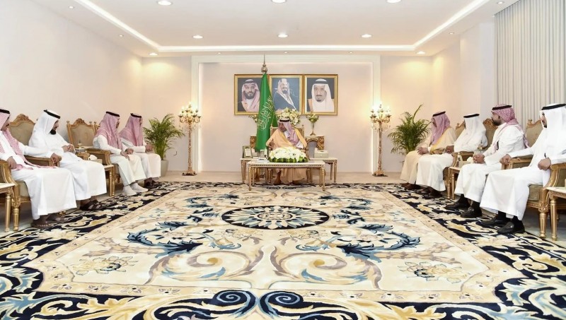 أمير نجران يستعرض مشروع تخطيط القوى العاملة