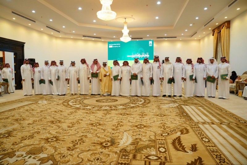 أمانة نجران تكرّم موظفيها لحصدها المركز الأول في الأداء البلدي
