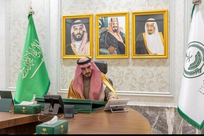 أمير الجوف يدشّن خدمة الاتصال المرئي بمحافظة صوير ويلتقي المواطنين