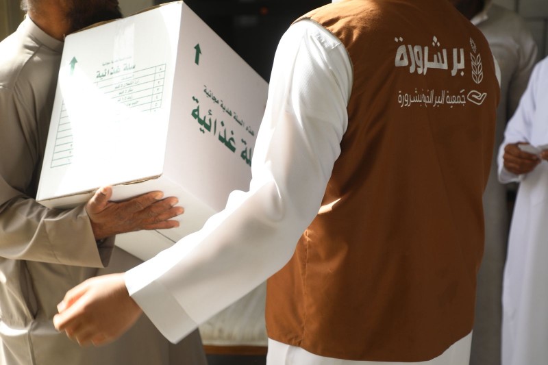 برّ شرورة توزّع 2404 سلة غذائية بـ650 ألف ريال في رمضان