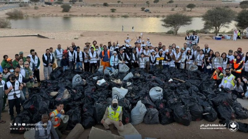 مشاركة مجتمعية فاعلة في حملة تنظيف وادي السلي