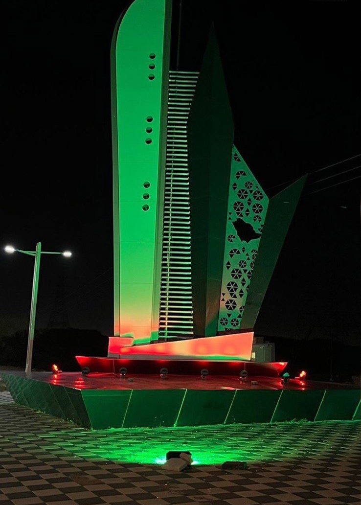 أمانة نجران تزيّن المدينة احتفاءً بيوم التأسيس