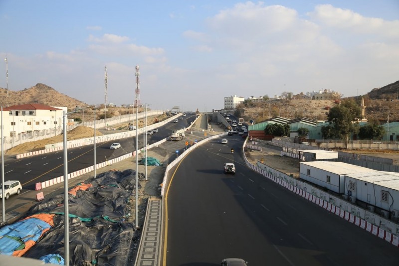 محافظ الطائف يقف على مشروع نفق الملك خالد محافظ الطائف يقف على مشروع نفق الملك خالد