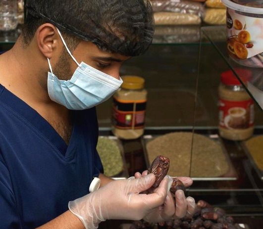 جولات رقابية مكثفة لتعزيز سلامة الغذاء خلال رمضان