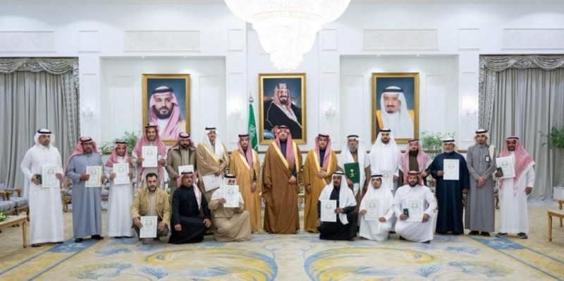 أمير الحدود الشمالية يكرّم الحاصلين على ميدالية خادم الحرمين للتبرع بالدم