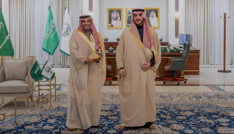 أمير الجوف يستقبل جمعية خدمات الحجاج بعد فوزها بجائزة الأميرة صيتة أمير الجوف يستقبل جمعية خدمات الحجاج بعد فوزها بجائزة الأميرة صيتة