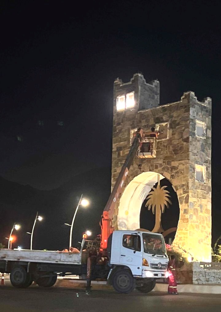 بلدية بحر أبو سكينة تواصل صيانة إنارة الميادين بلدية بحر أبو سكينة تواصل صيانة إنارة الميادين