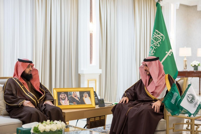 أمير الجوف يطّلع على منجزات جمعية الدعوة بسكاكا أمير الجوف يطّلع على منجزات جمعية الدعوة بسكاكا