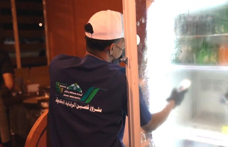 رقابة ميدانية تعزز الثقة في سوق الأولين الرمضاني بجازان