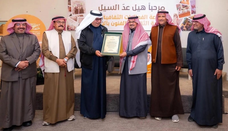 تدشين مقهى الباحة الثقافي لتعزيز الحوار الفني والأدبي