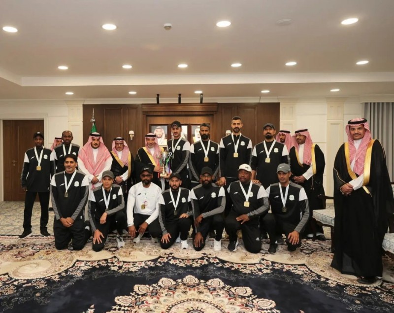 أمير نجران يهنئ فريق الإمارة بكأس ليالي نجران الرمضانية