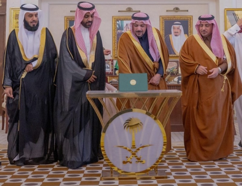 أمير القصيم يدشّن جائزة أيسره مؤونة