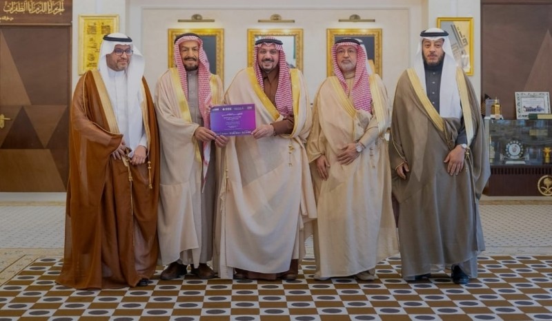 أمير القصيم يتسلم تقرير مؤتمر هندسة الأعمال الرقمية أمير القصيم يتسلم تقرير مؤتمر هندسة الأعمال الرقمية