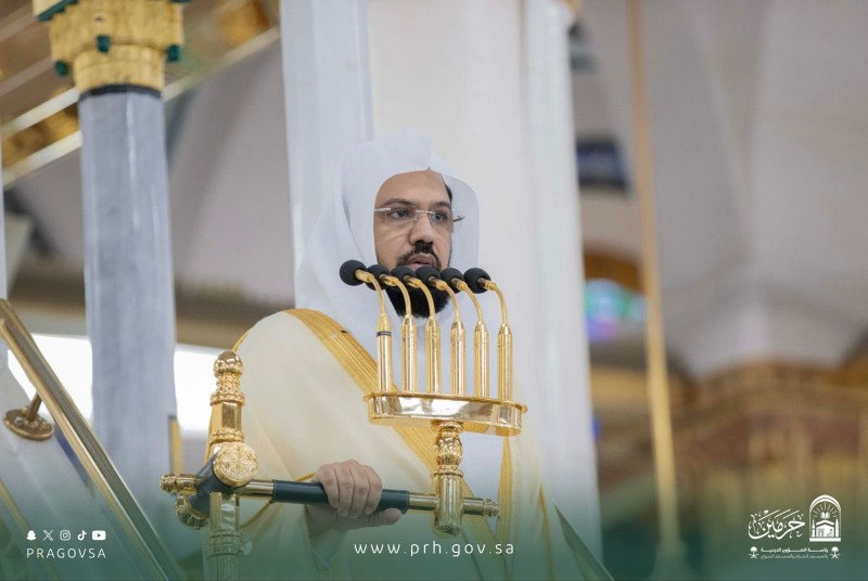 خطيب المسجد النبوي: إخلاص العمل لله سبيل العبادة