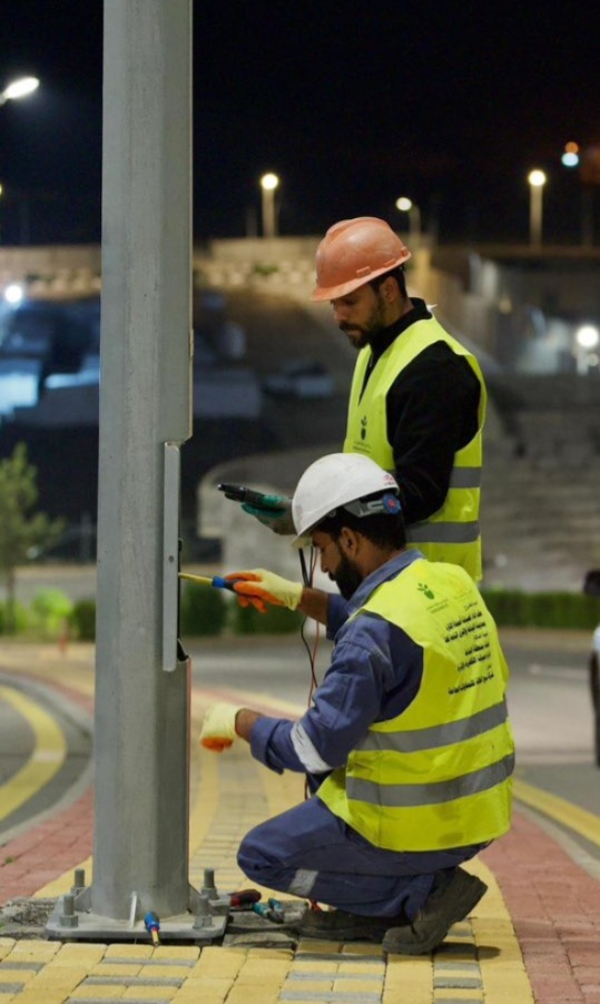 أمانة الباحة تكثف صيانة إنارة الطرق أمانة الباحة تكثف صيانة إنارة الطرق