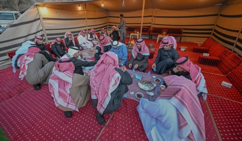 إقبال الأهالي بحائل على الإفطار في الطبيعة خلال رمضان