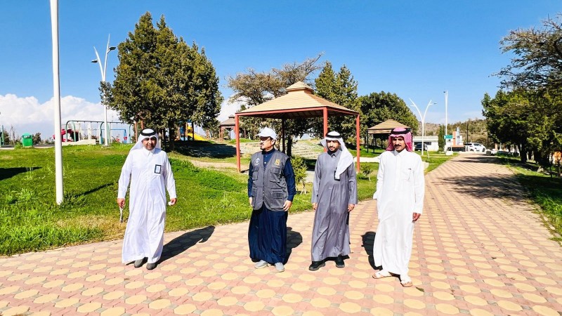 أمين الباحة يقف ميدانيا على جاهزية منتزه الأمير مشاري ببني حسن
