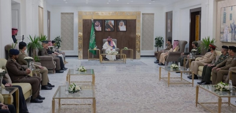 أمير منطقة الحدود الشمالية يستقبل قادة القطاعات الأمنية ويبادلهم التهنئة بعيد الفطر أمير منطقة الحدود الشمالية يستقبل قادة القطاعات الأمنية ويبادلهم التهنئة بعيد الفطر