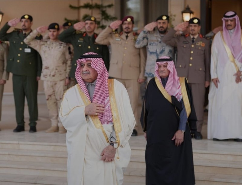 أمير منطقة تبوك يستقبل المهنئين بعيد الفطر