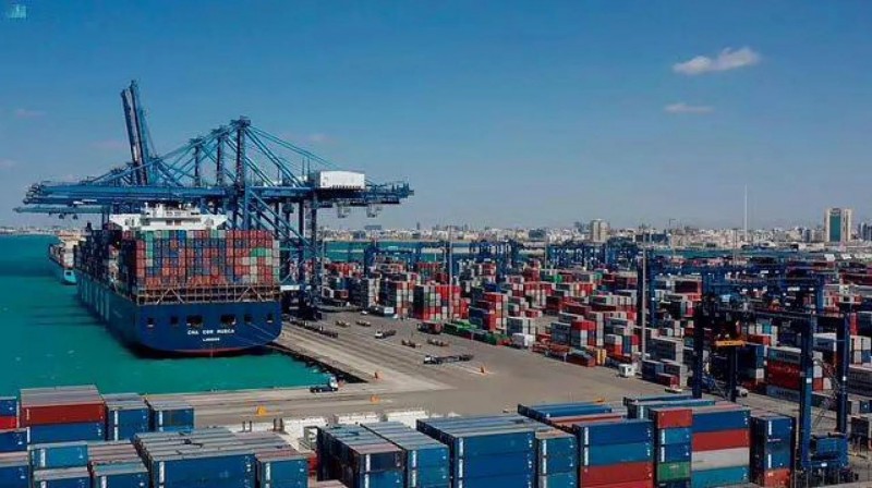 موانئ تواصل دعم سفن الخطوط الملاحية في الخليج العربي