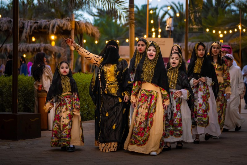 أهالي وزوّار الدرعية يحتفلون بعيد الدرعية