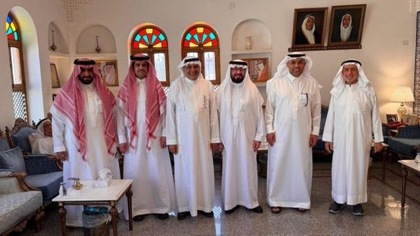 الدكتور الدوغان يقدّم إهداءات علمية خلال العيد دعماً للباحثين