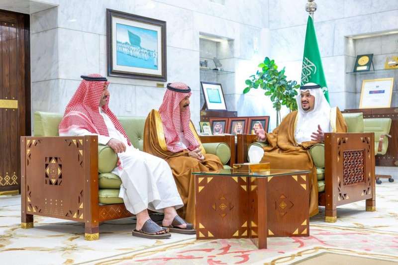 نائب أمير منطقة الرياض يستقبل المهنئين بعيد الفطر